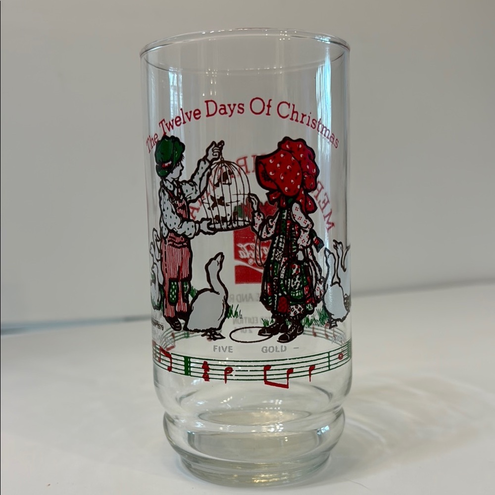 Vintage 70's Holly Hobbie Christmas Themed‎ Glass Tumbler